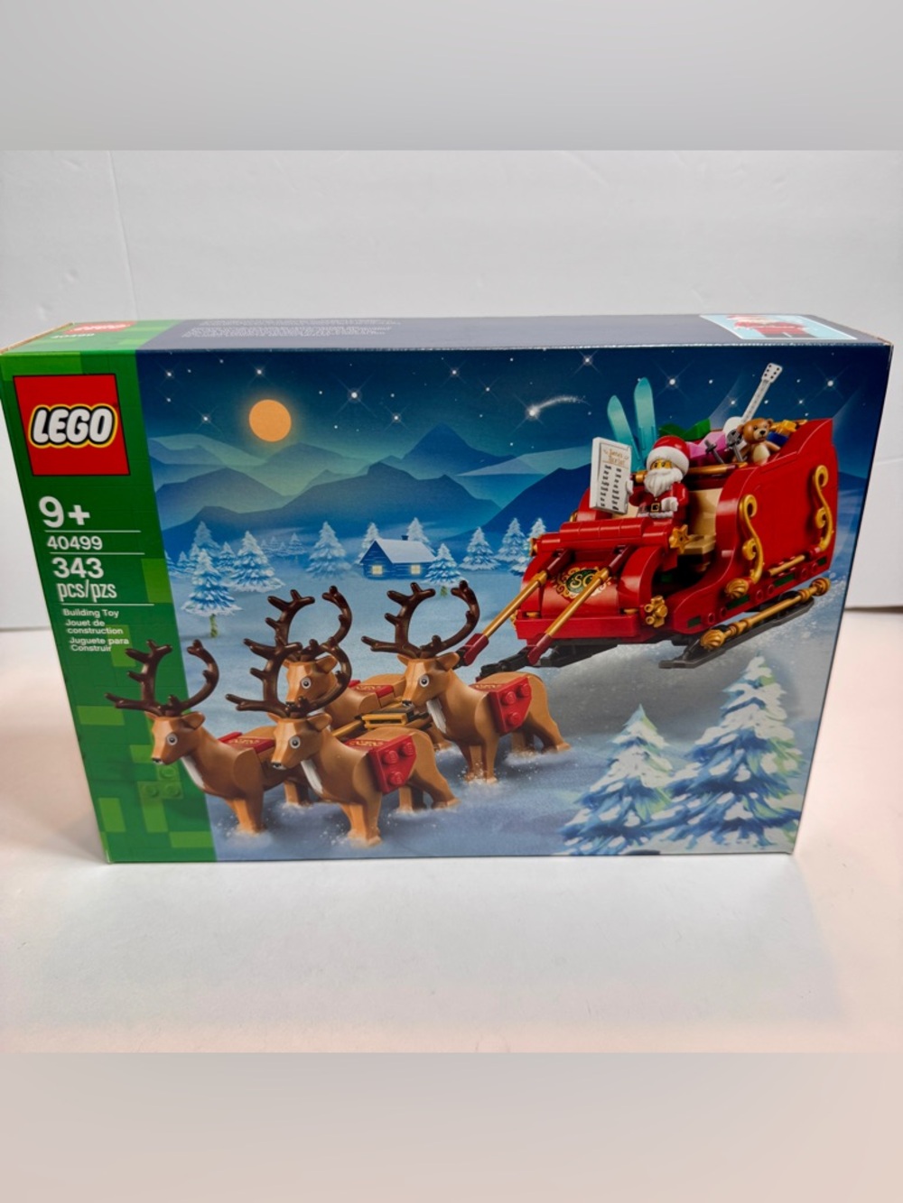 NIB. LEGO Santa's Sleigh (Set #40499), a festive 343-piece retired set.